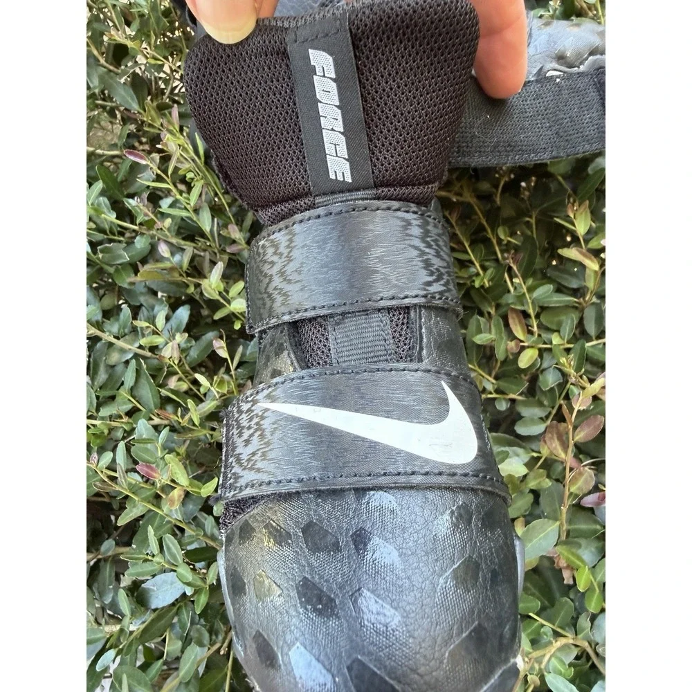 NIKE Force Savage 2 Shark Football Cleat Boys Size 10C Black White AQ7723-001